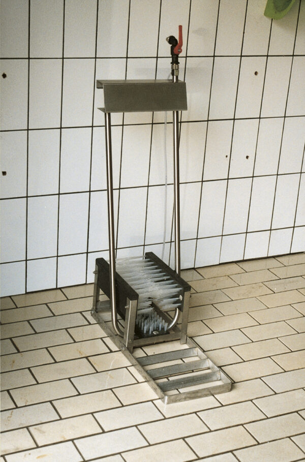 136055 Laarzenrein 3 borstels laag RVS