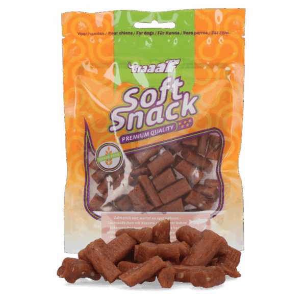 288583 Braaaf Soft Snack Zalmstick met wortel en sperzieboon